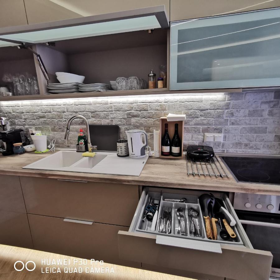 Family Apartment Zornitsa Néa Fókaia エクステリア 写真