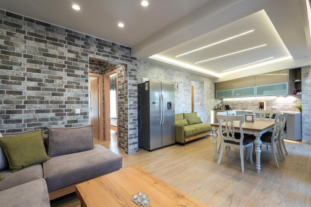 Family Apartment Zornitsa Néa Fókaia エクステリア 写真